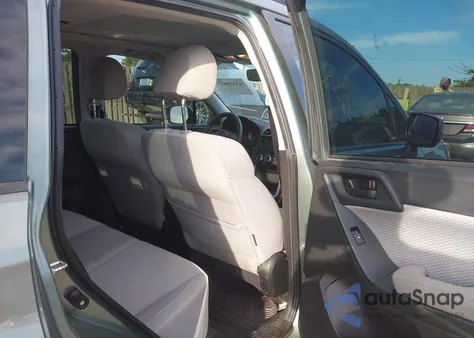 2018 Subaru Forester 2.5I Premium z USA, uszkodzony, nr VIN JF2SJADC7JH511323